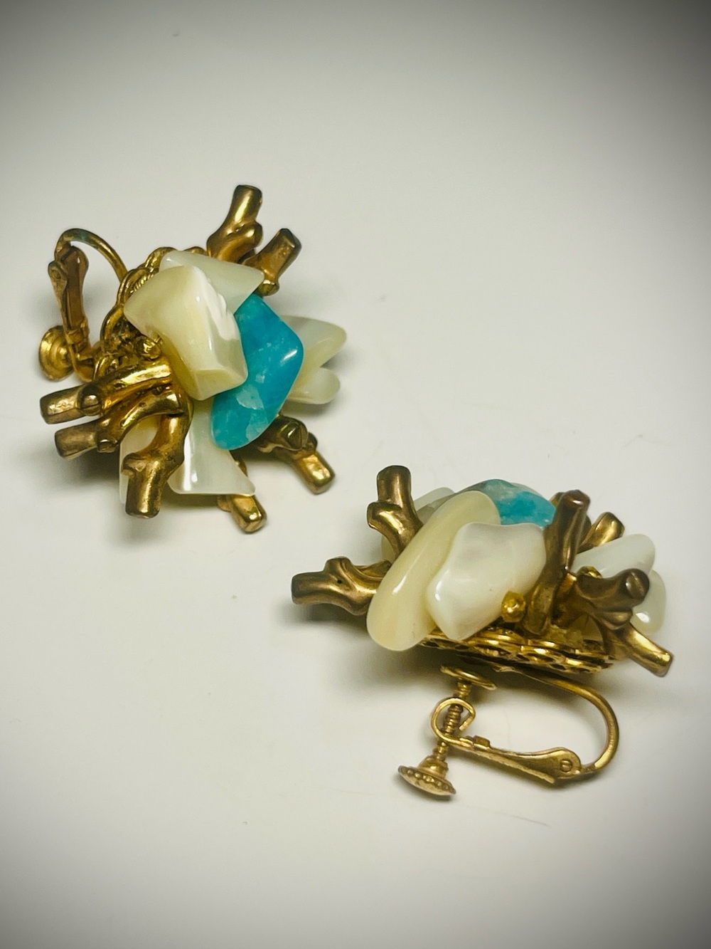 SIGNED Miriam Haskell VTG Coral Amazonite & Mother of Pearl Screw-Back Earrings